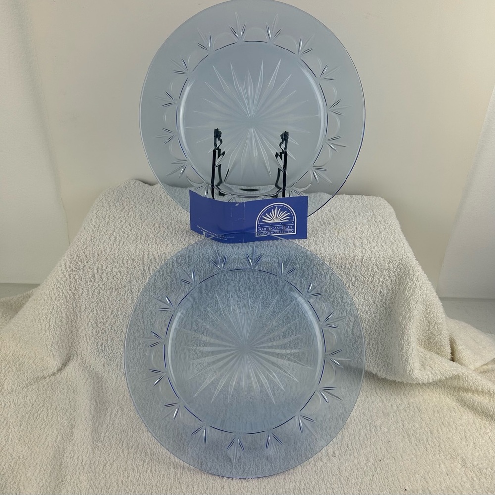 Set of 2 VTG NOS AVON - American Classics Blue 10" Dinner Plates, made in France